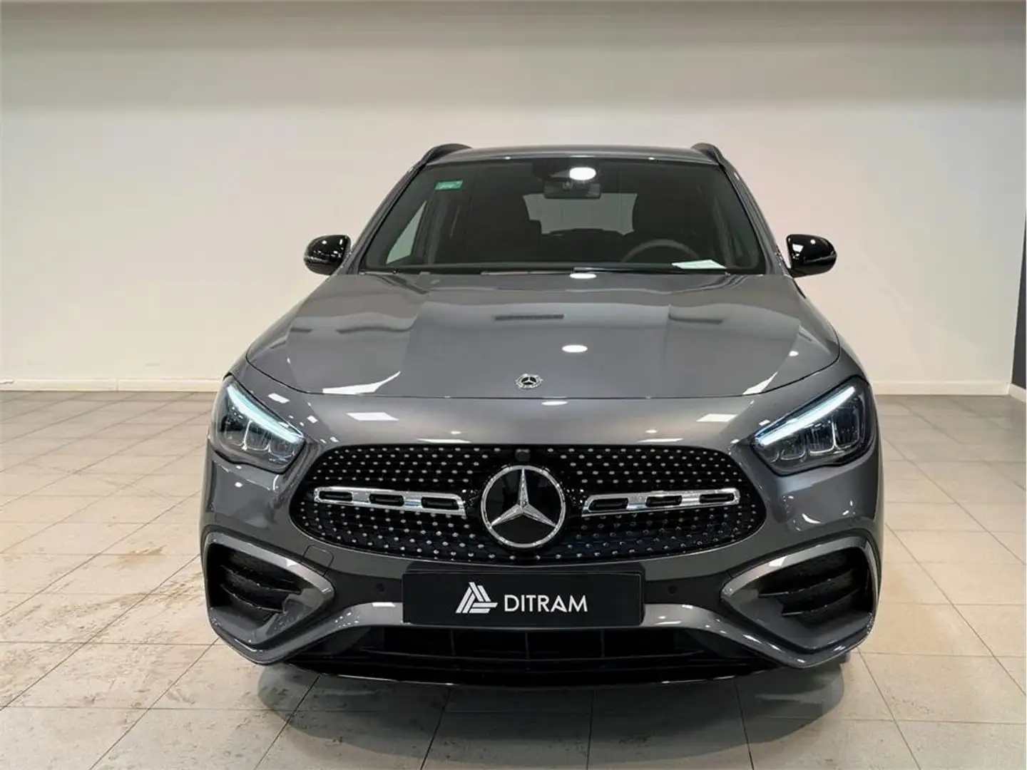 Mercedes-Benz GLA 250 e con tecnología híbrida EQ - 2