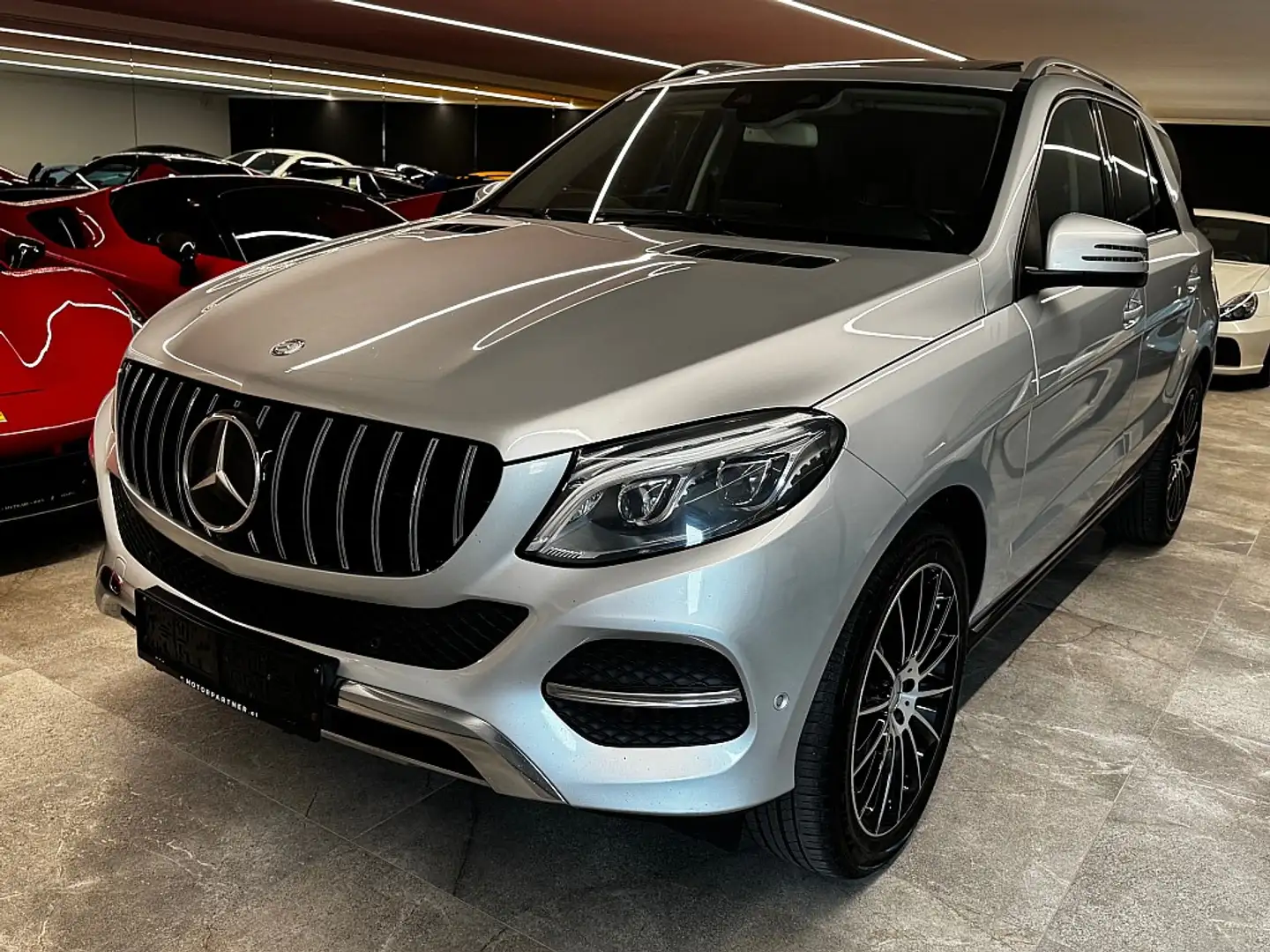 Mercedes-Benz GLE 350 d Panamericana Abstand Schiebedach Sitzklima 20... Argent - 2