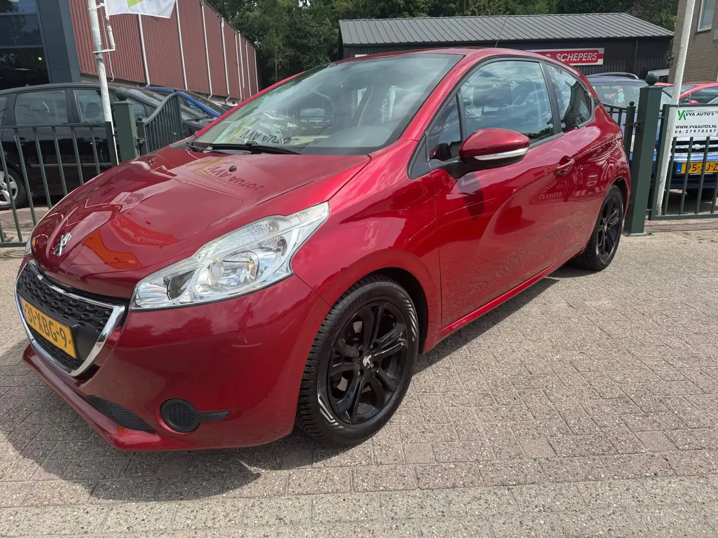 Peugeot 208 1.4 cruise control, airco, navi, bluetooth, APK 05 Rot - 1