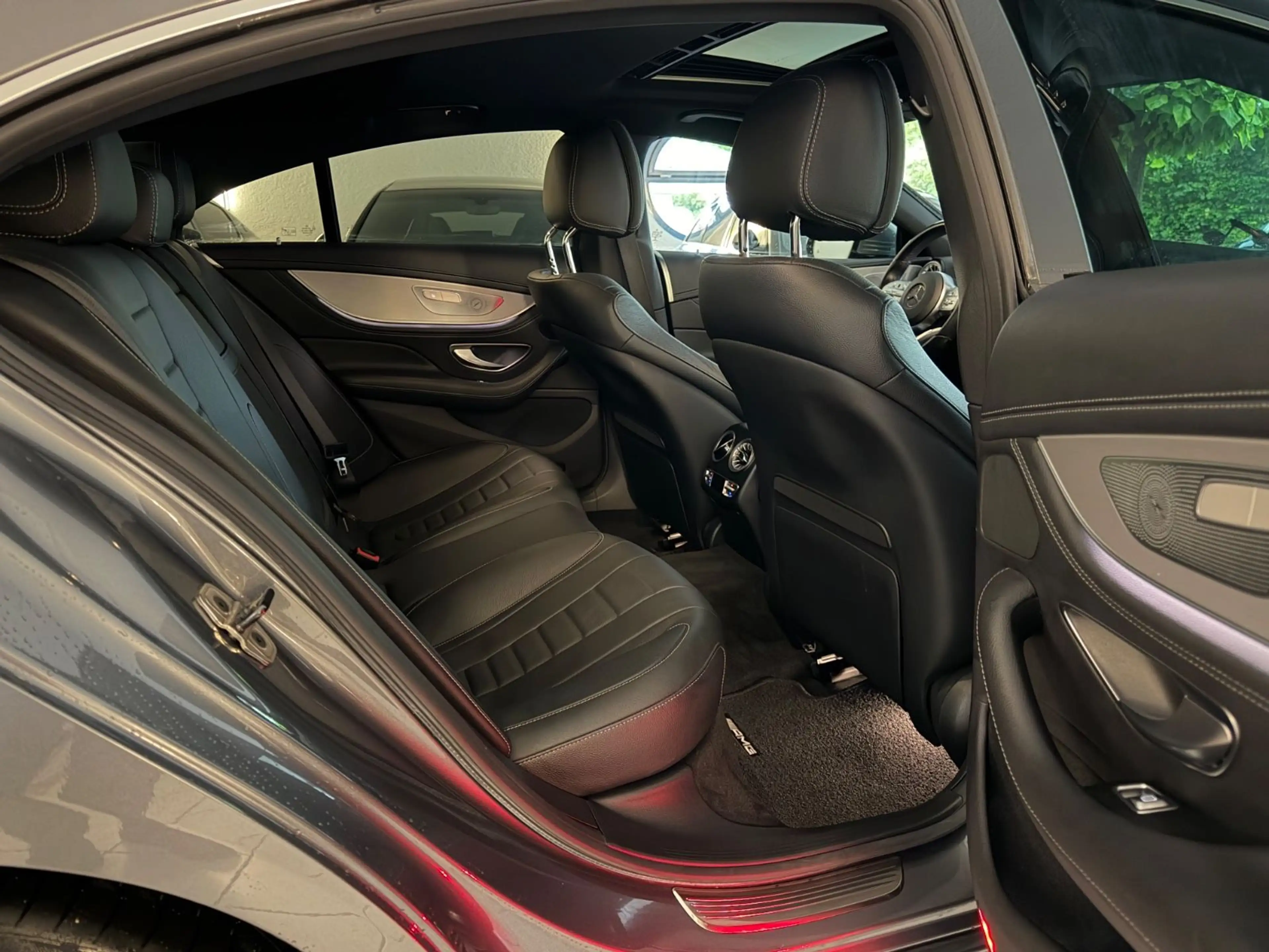 Mercedes-Benz CLS 400 d 4Matic,AMG,Massage,Multibeam,Ambiente — photo 15