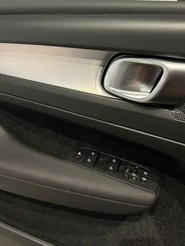 Volvo XC40 view 9