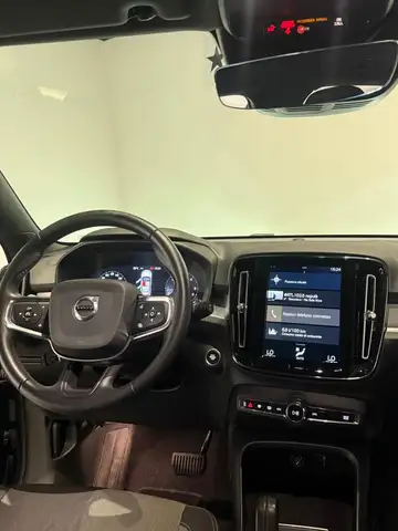 Volvo XC40 view 10