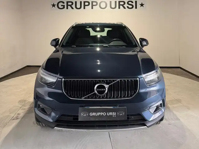 Volvo XC40 view 5