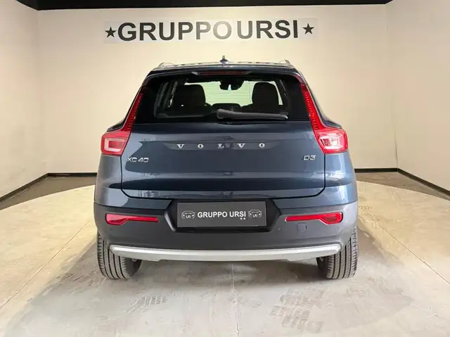 Volvo XC40 view 6