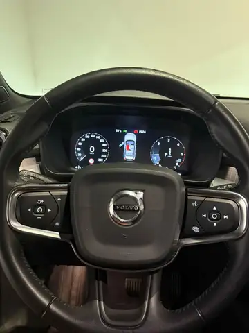 Volvo XC40 view 12