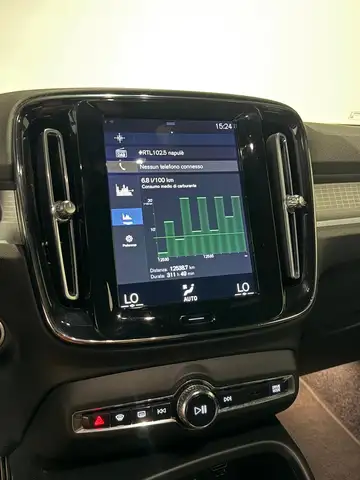 Volvo XC40 view 14