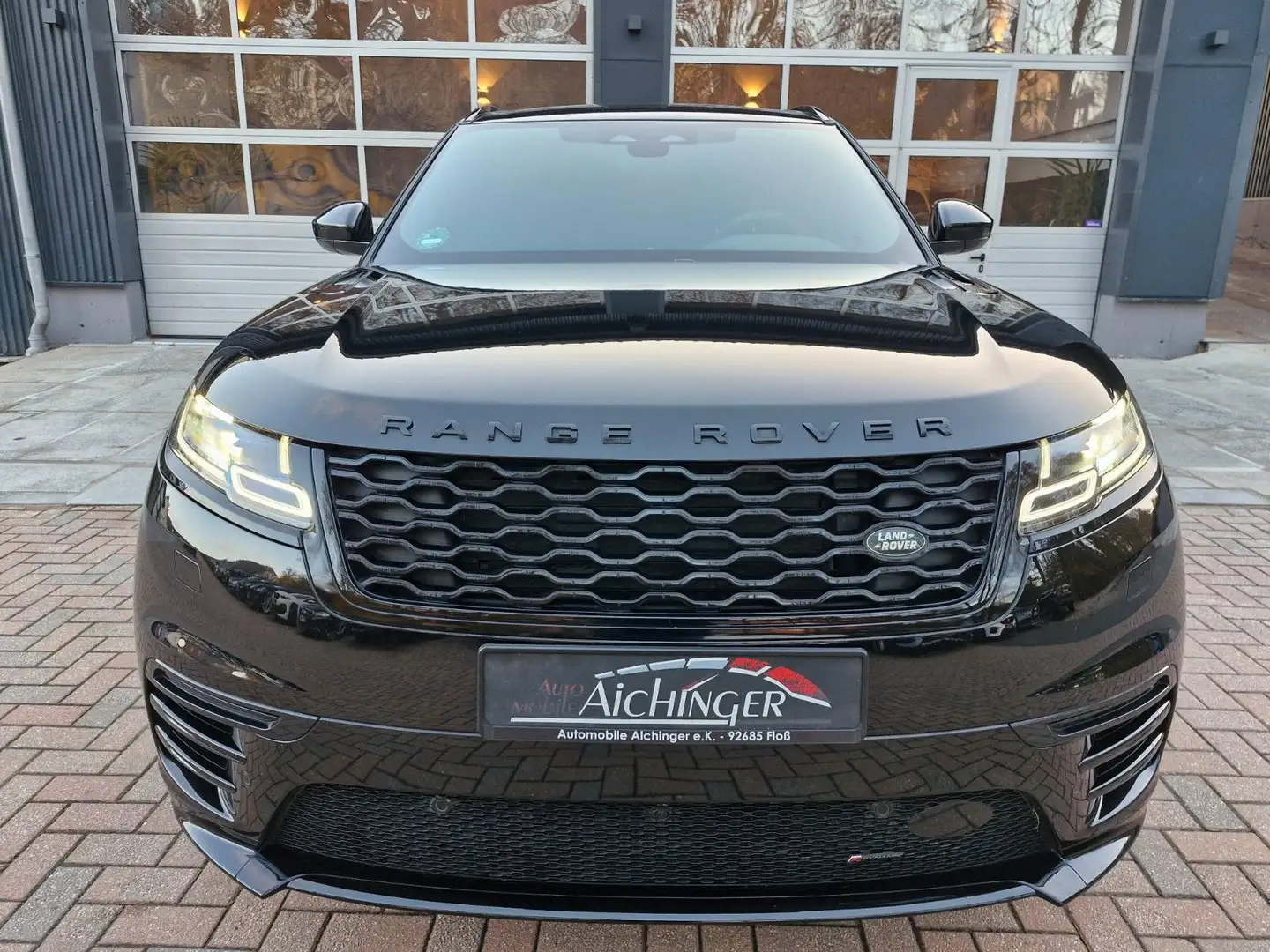 Land Rover Range Rover Velar R-Dynamic SE 2.Hand Schwarz - 2