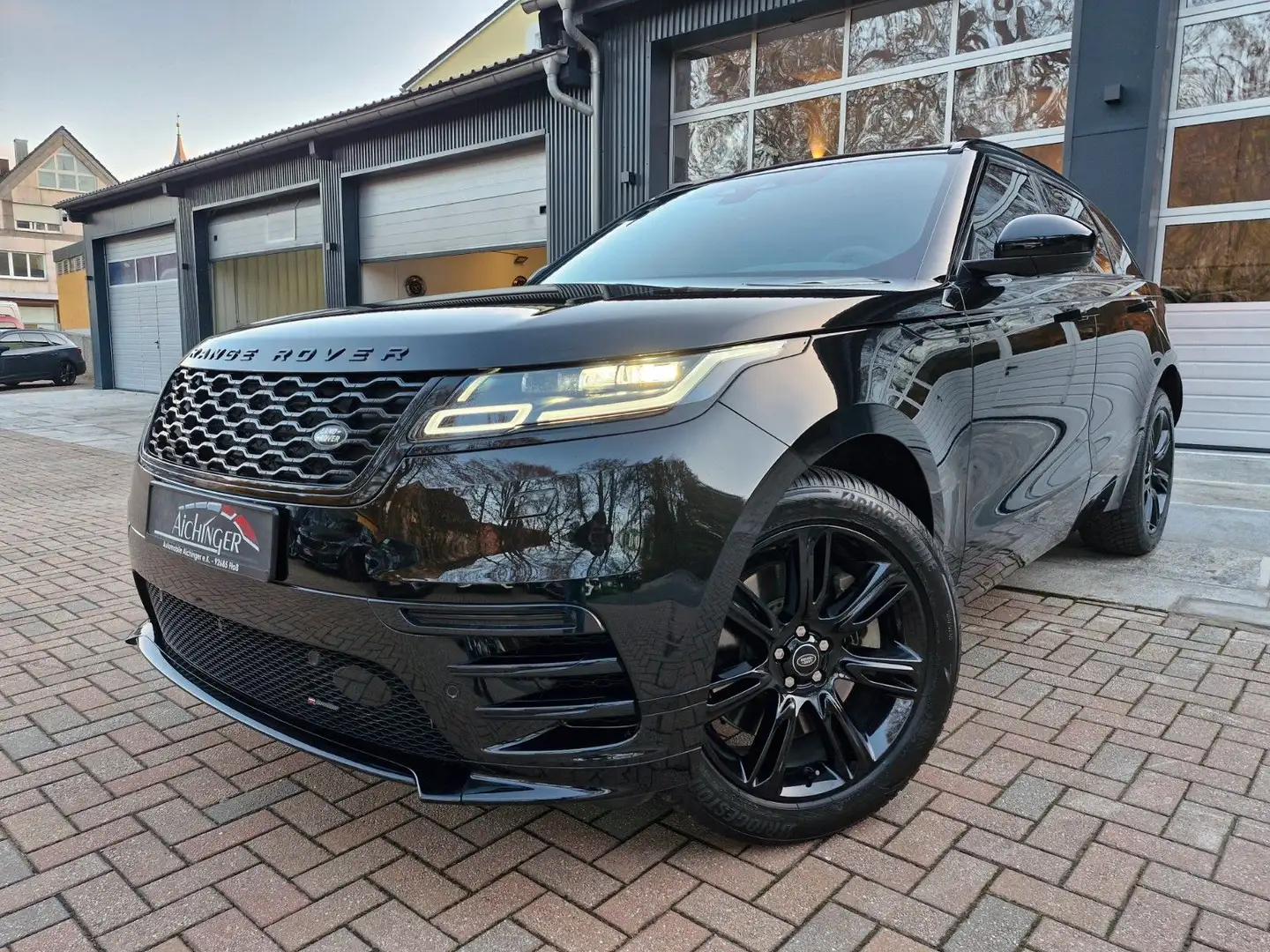 Land Rover Range Rover Velar R-Dynamic SE 2.Hand Schwarz - 1