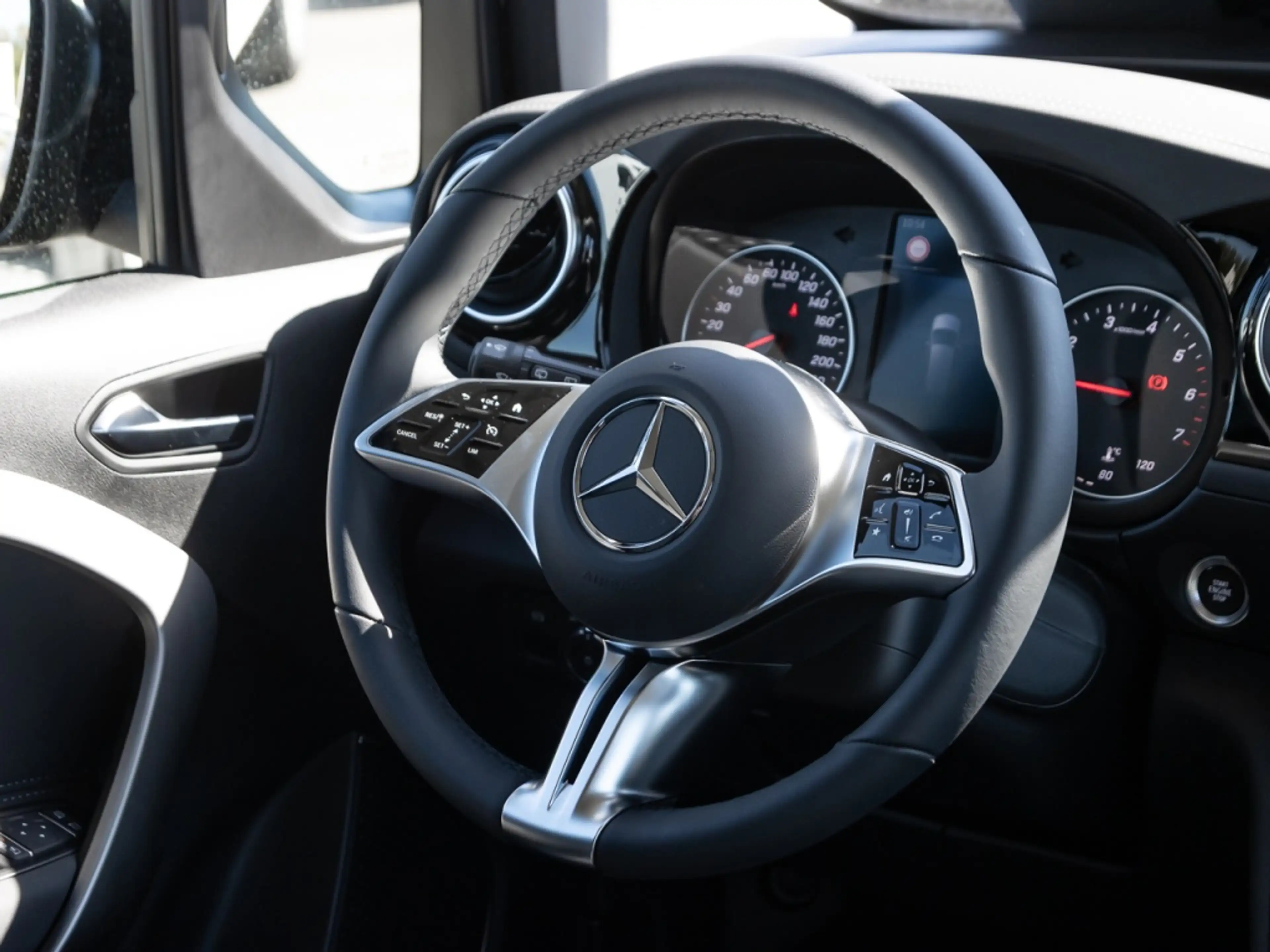 Mercedes-Benz T-Class T 180 PROGRESSIVE Standard *LED*Keyless*Kamera — photo 11