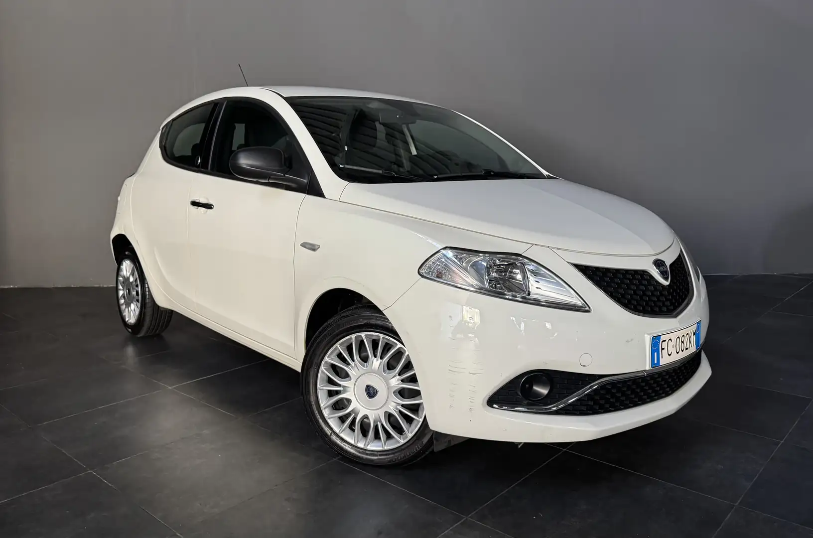 Lancia Ypsilon 1.2 Gold ecochic Gpl 69cv my16 - 1