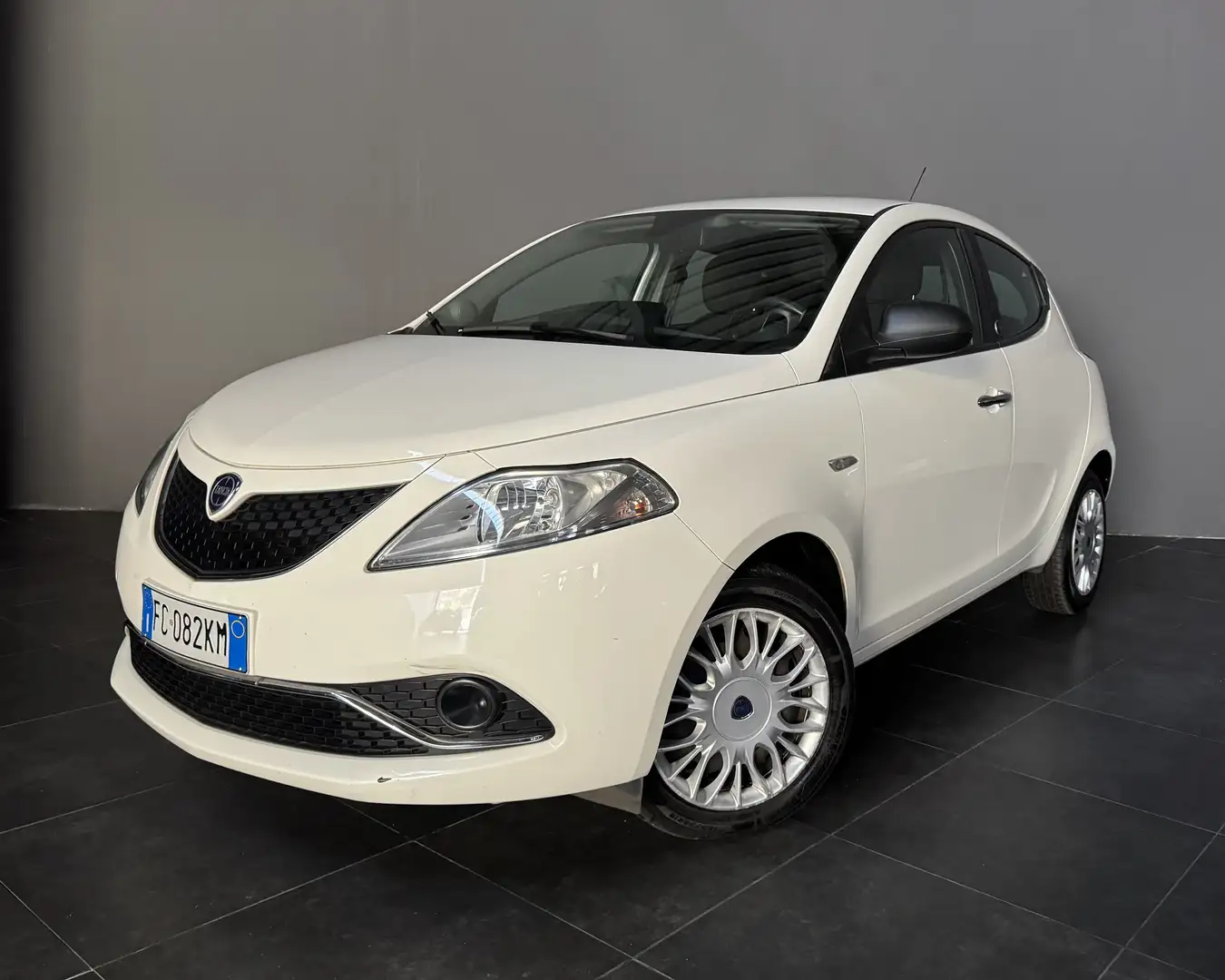 Lancia Ypsilon 1.2 Gold ecochic Gpl 69cv my16 - 2