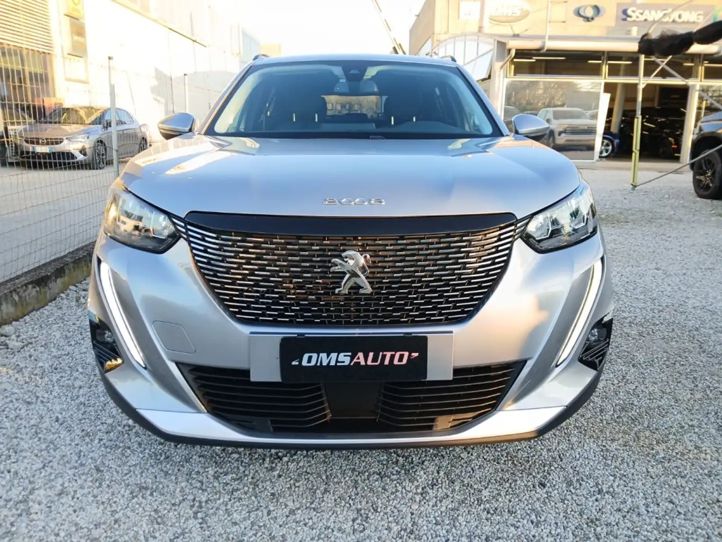 Peugeot 2008 BlueHDi 110 S&S Allure Pack Argent - 2