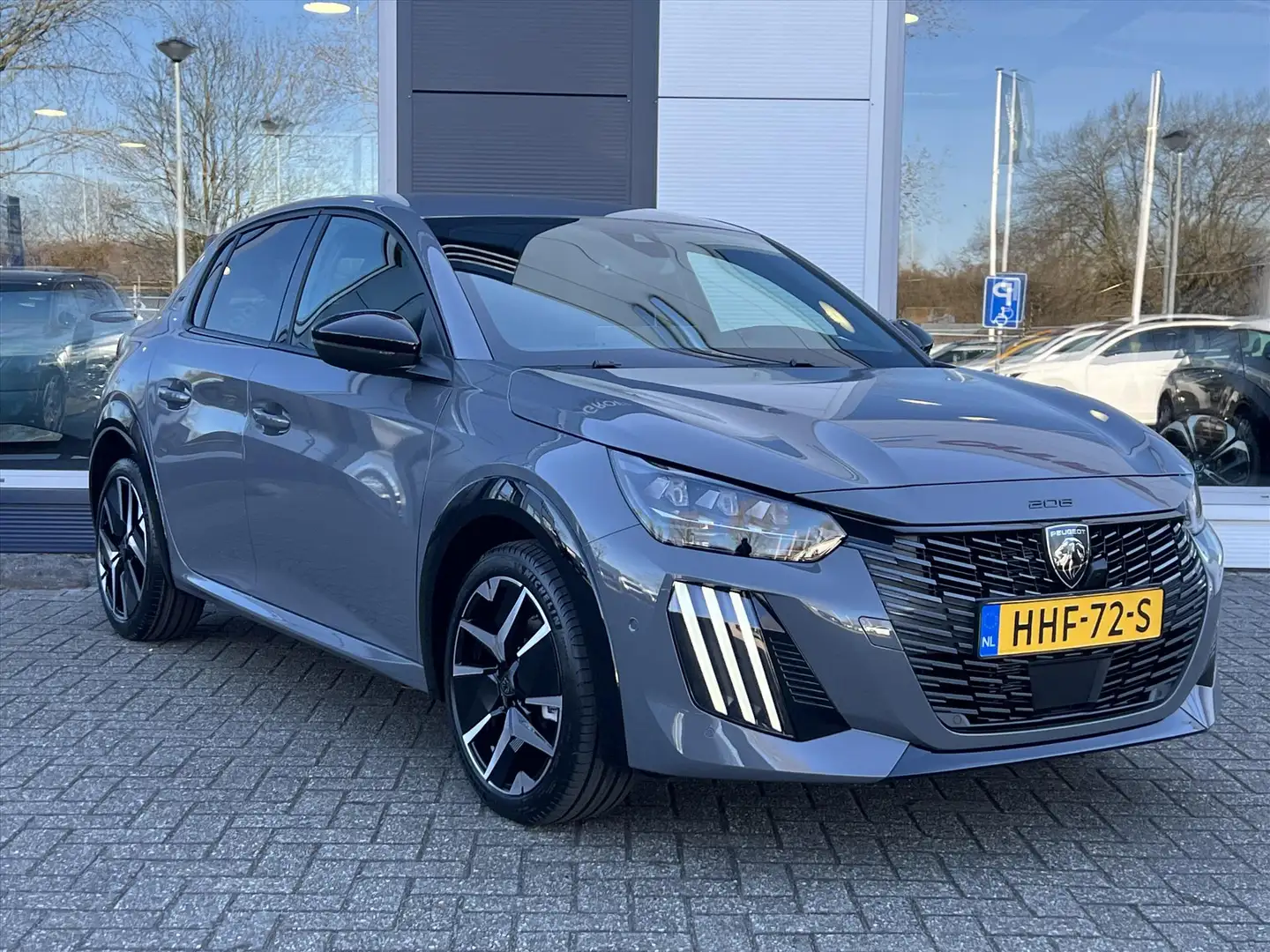 Peugeot 208 1.2 Hybrid 100 e-DCS6 GT | Automaat | Navigatie | Grijs - 2