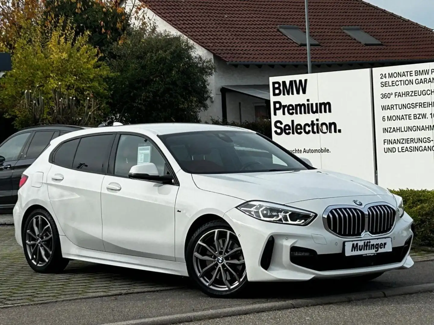 BMW 120 i M Sport Aut. Leder LiveProf.LED Tempom.PDC Weiß - 2