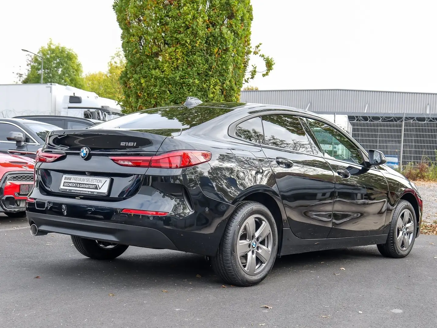 BMW 218 i Gran Coupé RFK NAVI LED PDC V+H DAB Klima Schwarz - 2