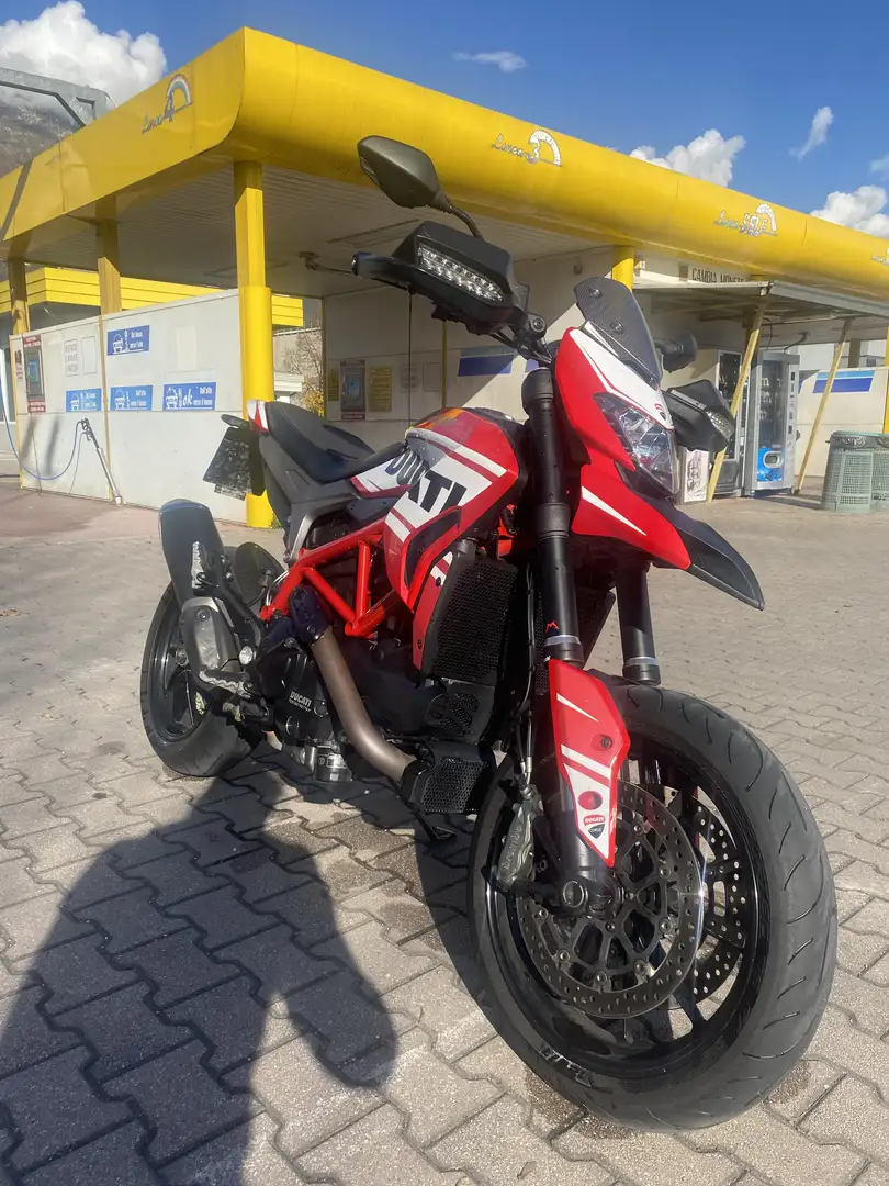 Ducati Hypermotard 939 Red - 2