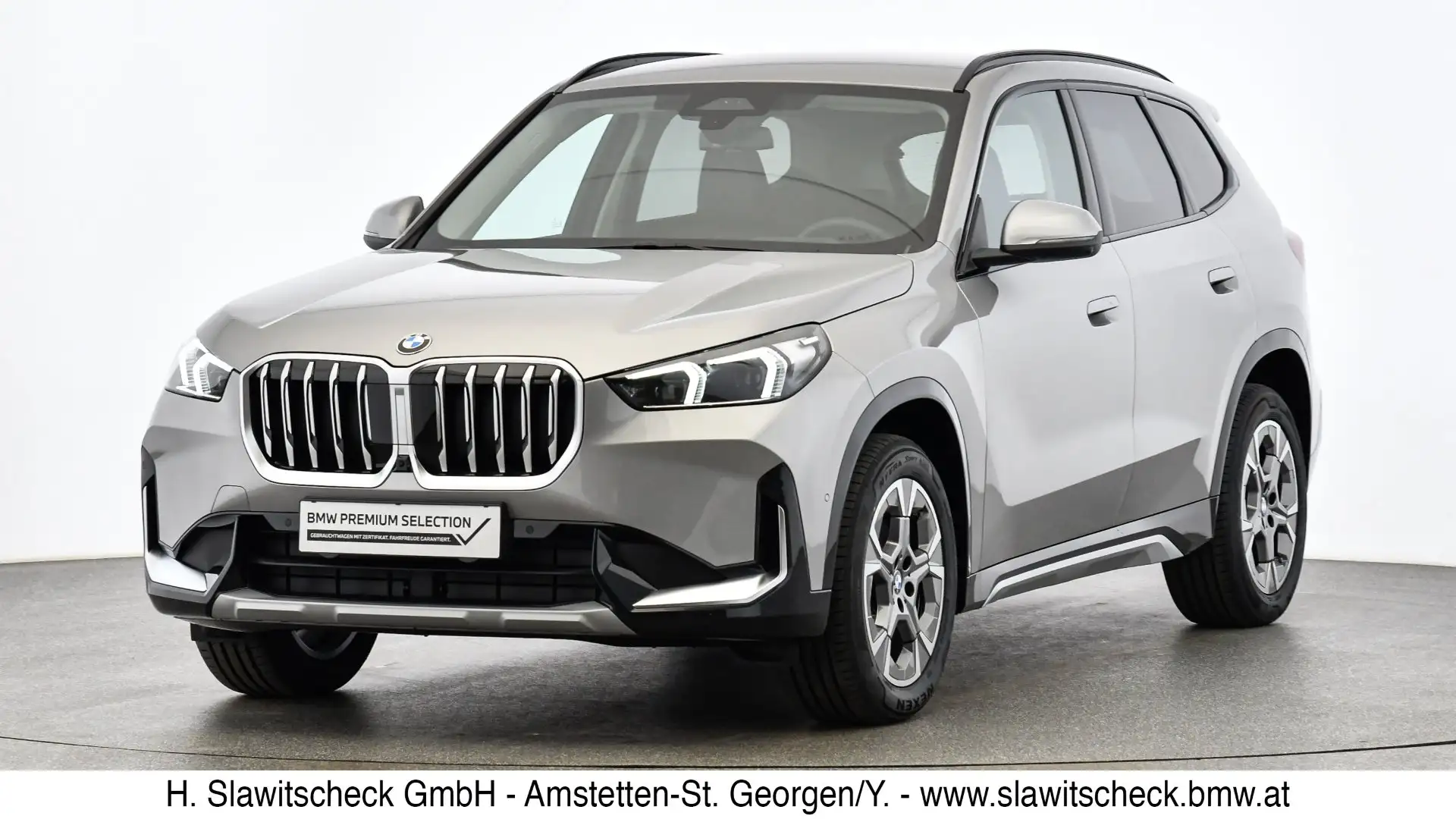 BMW X1 xDrive20d U11 Silber - 1