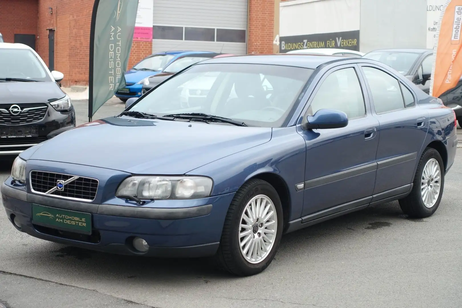 Volvo S60 Lim. 2.4*AUTOMATIK*KLIMA*SHZ*TEMPOMAT*TÜV+SE Blau - 2