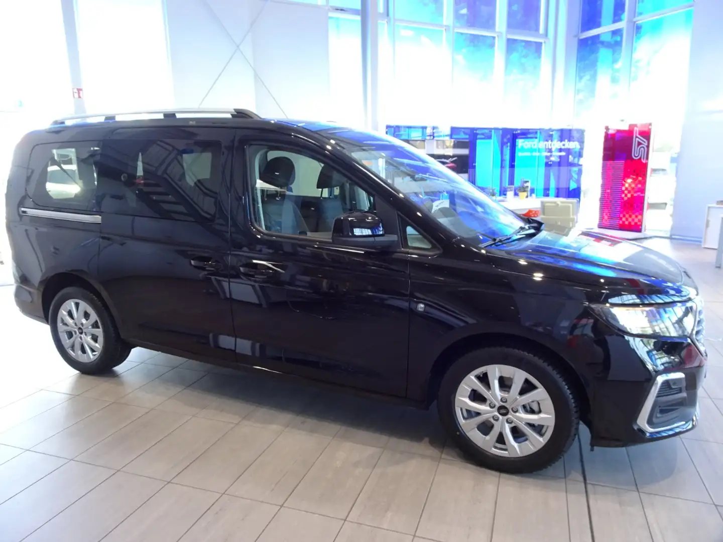 Ford Tourneo Connect Titanium L1 IACC*BLIS*KLIMAAUT Schwarz - 1