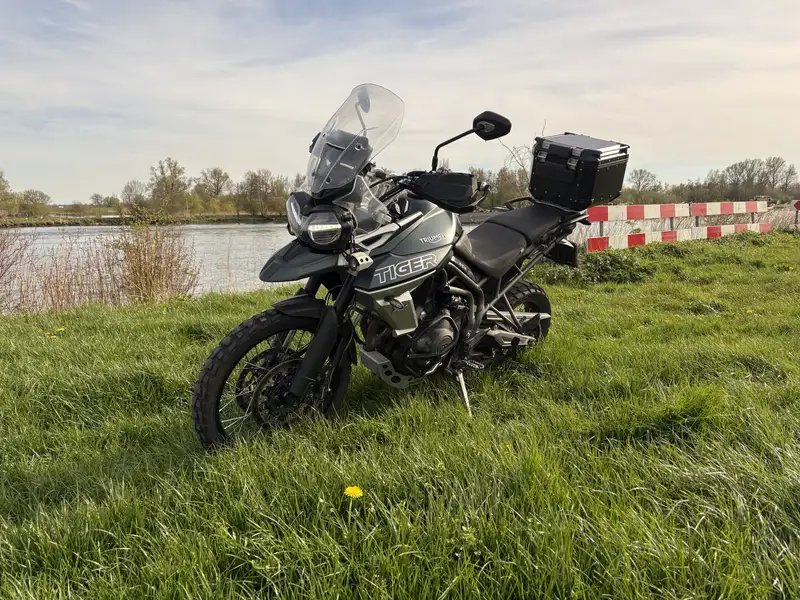 Triumph Tiger 800 - foto 2