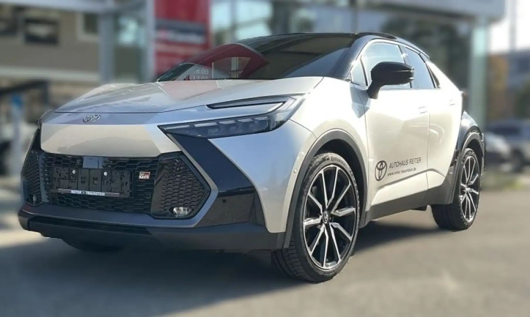 Toyota C-HR 2.0 Hybrid AWD GR SPORT Premiere Stříbrná - 1
