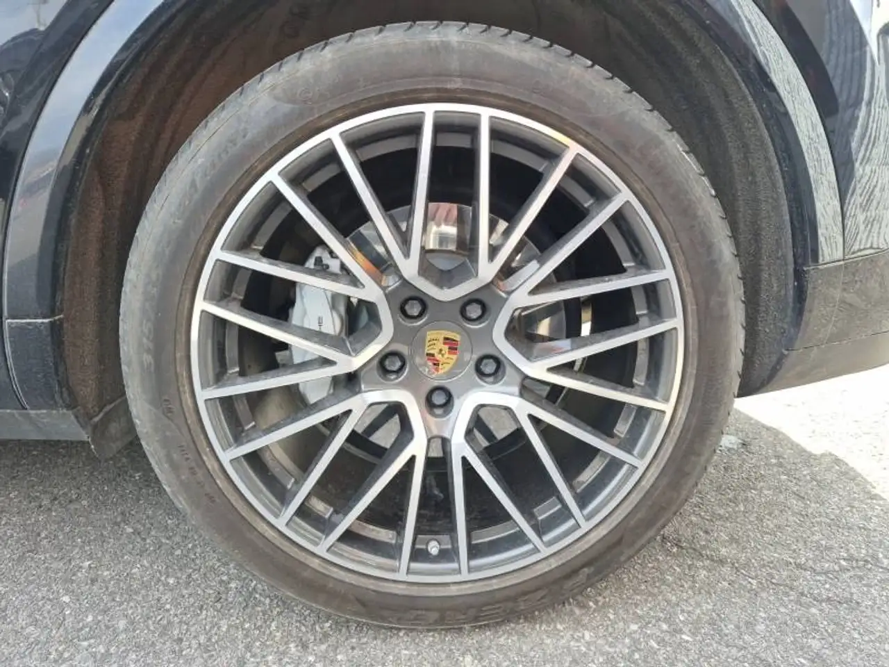 Porsche Cayenne снимка Porsche Cayenne