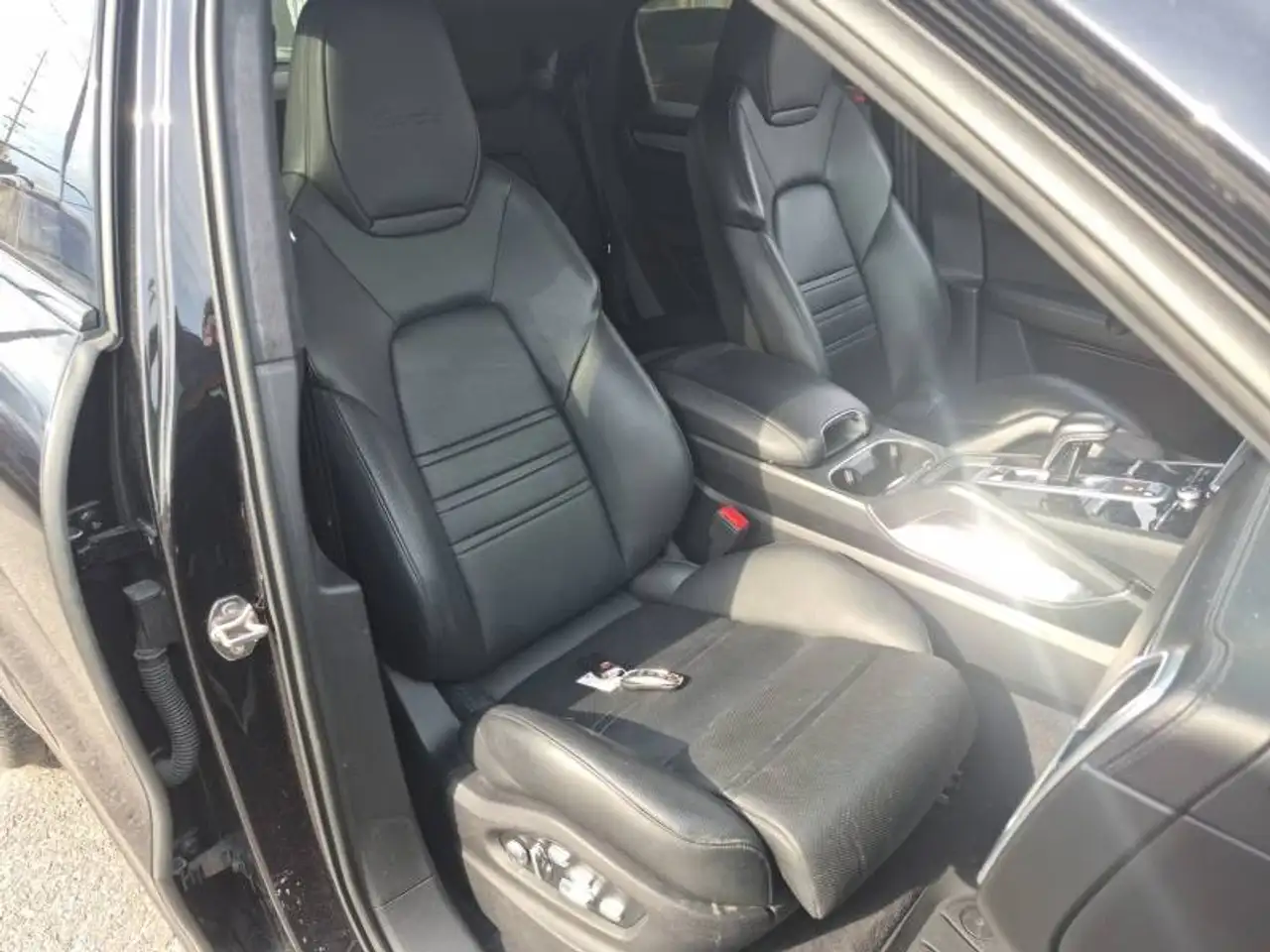 Porsche Cayenne снимка Porsche Cayenne