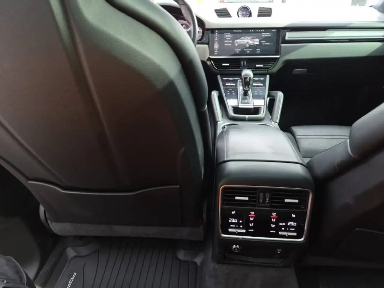 Porsche Cayenne снимка Porsche Cayenne