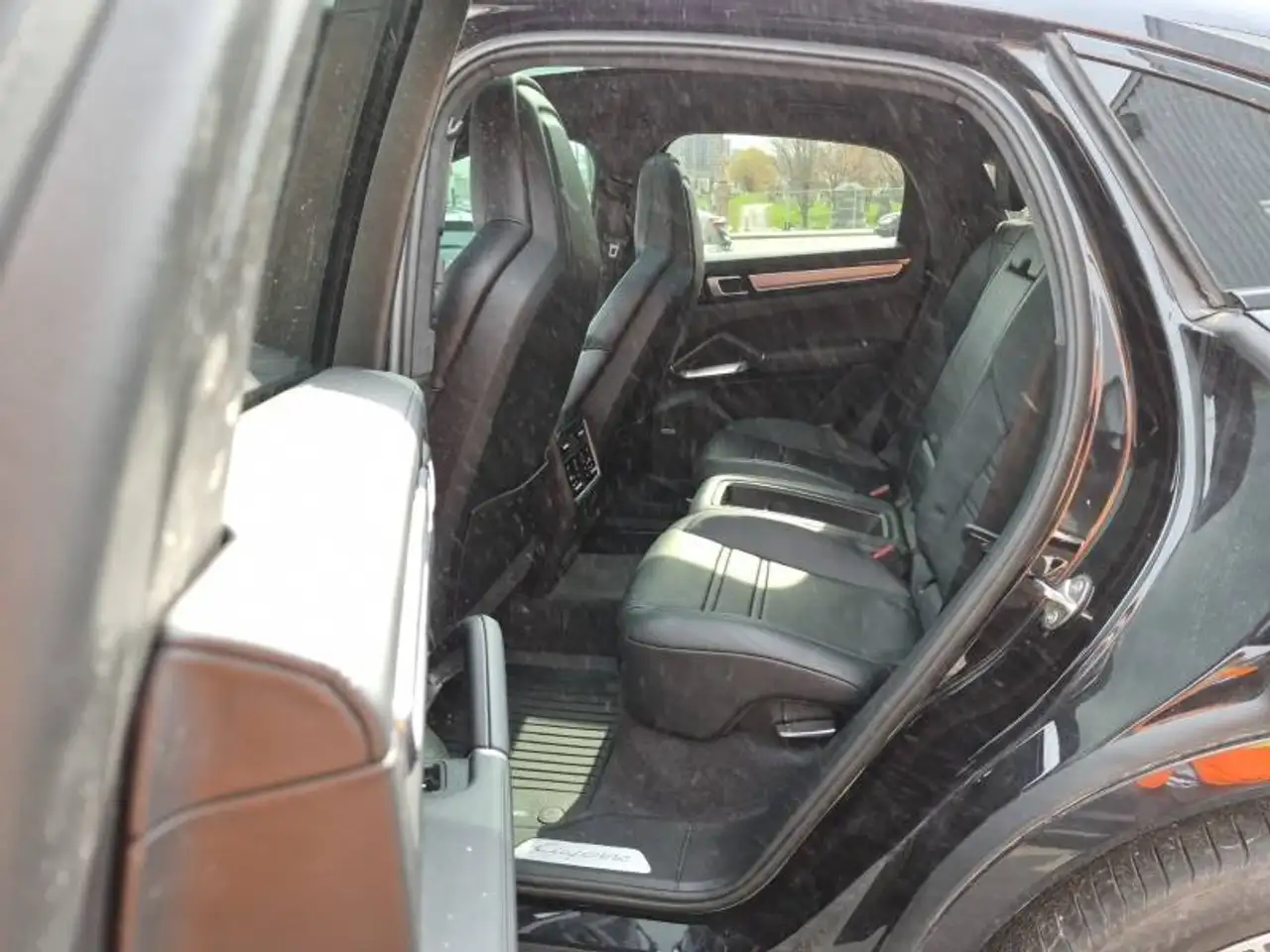Porsche Cayenne снимка Porsche Cayenne