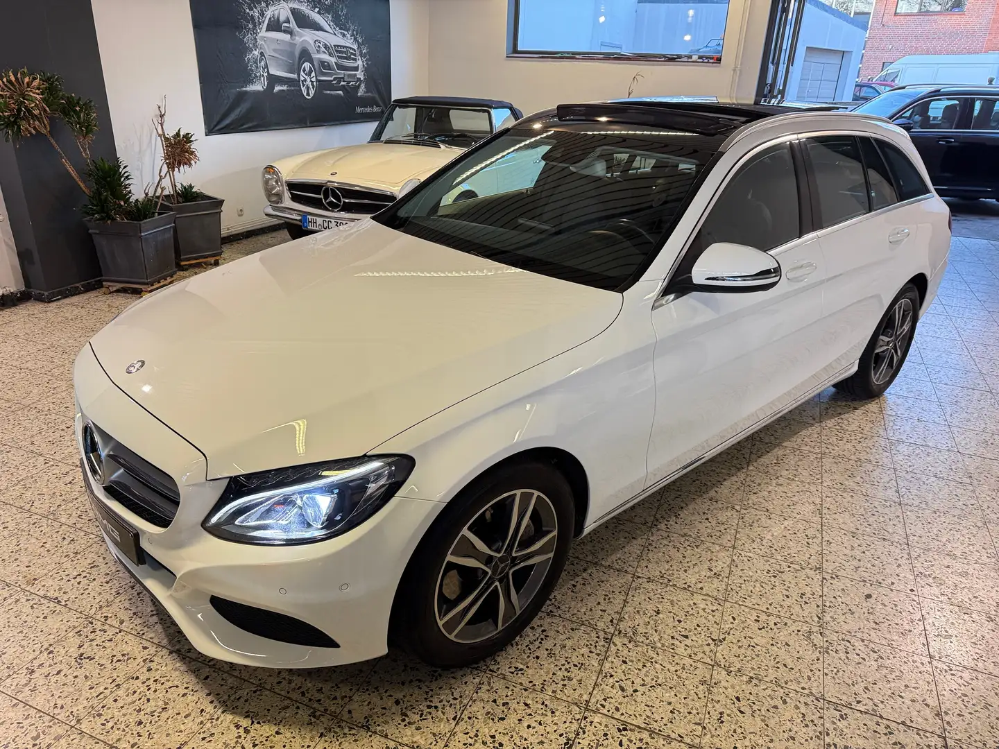 Mercedes-Benz C 250 T Avantgarde AUT/NAVI/LED/PTS/SHZ/TW/PSD/AHK/SPUR Weiß - 2