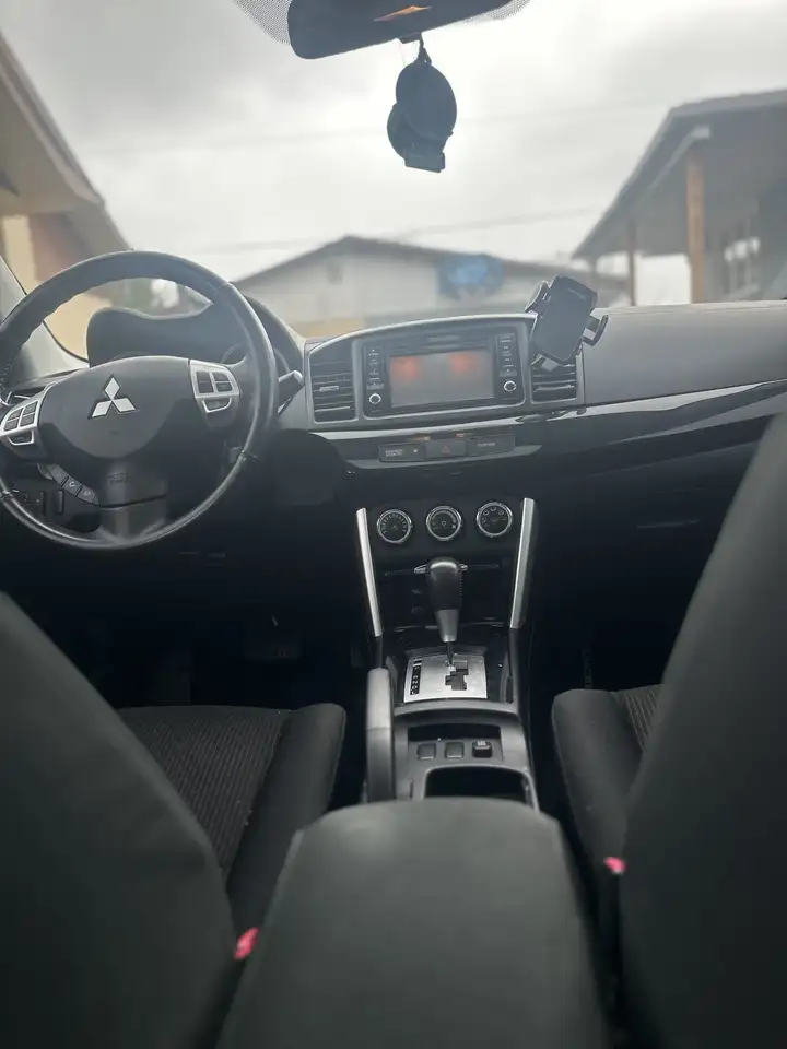 Mitsubishi Lancer снимка Mitsubishi Lancer