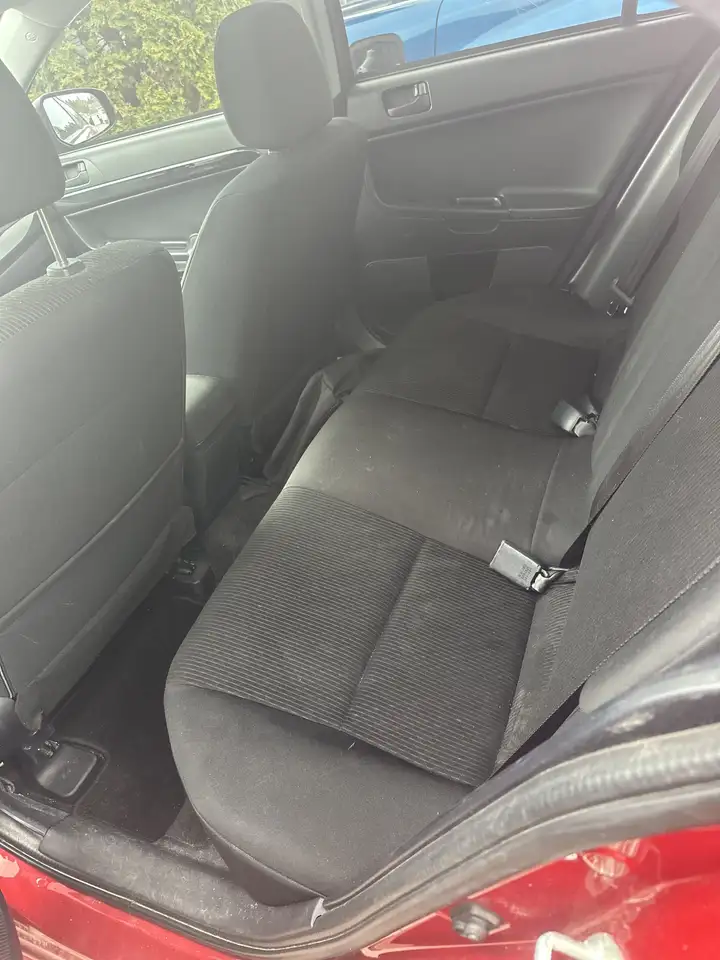 Mitsubishi Lancer снимка Mitsubishi Lancer