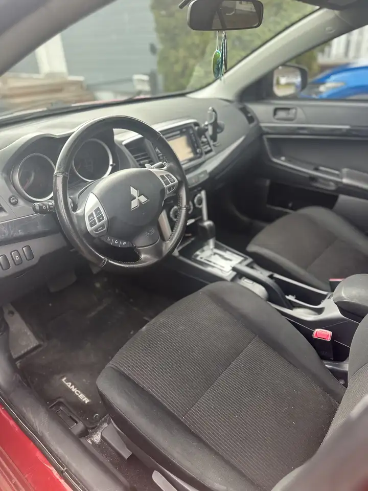 Mitsubishi Lancer снимка Mitsubishi Lancer
