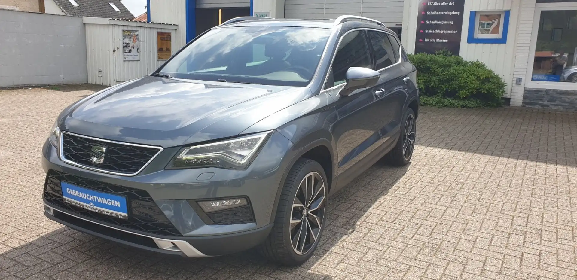 SEAT Ateca Xcellence Grau - 1