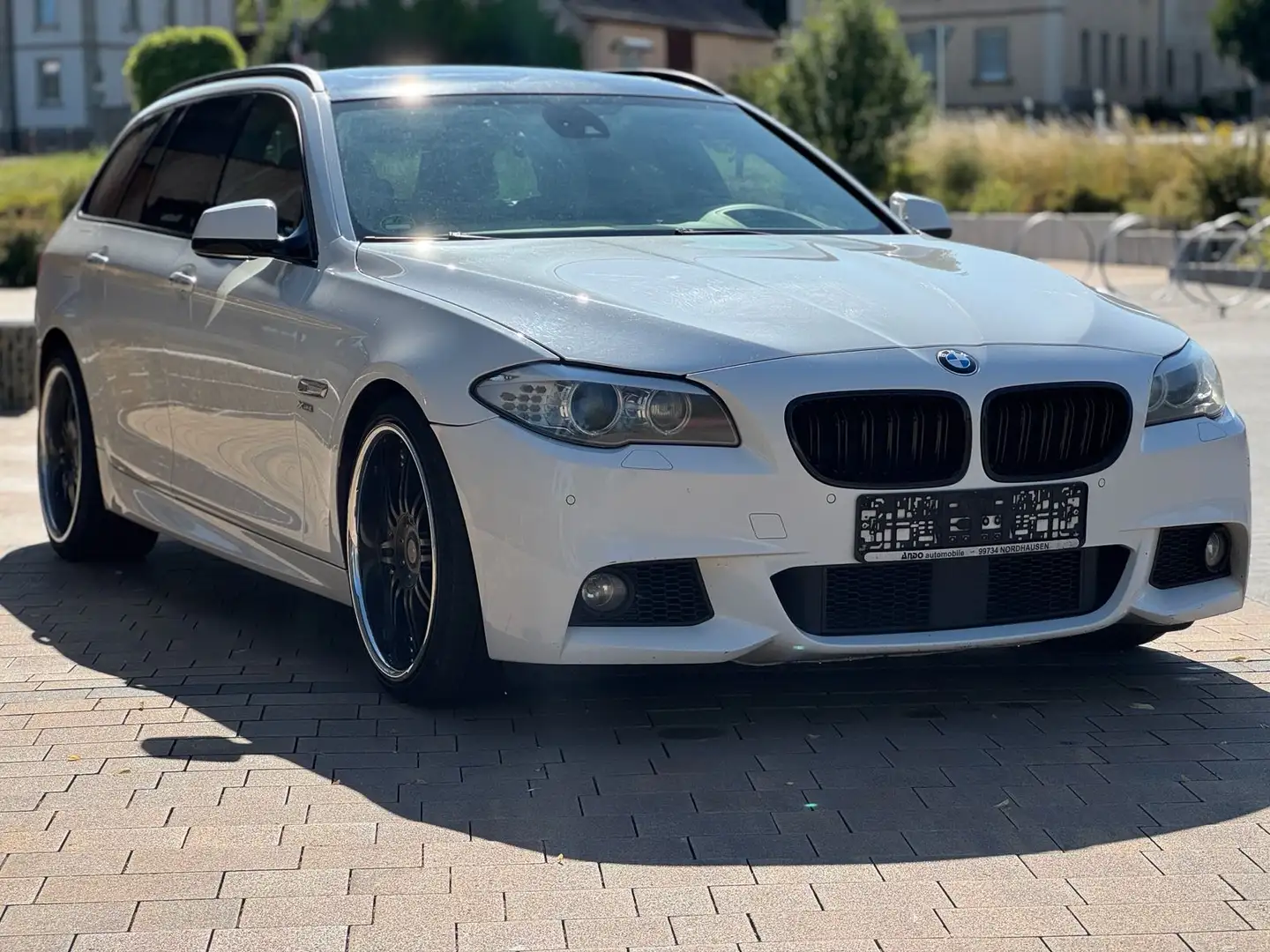 BMW 535 535d xDrive Touring Aut. M-Paket White - 2