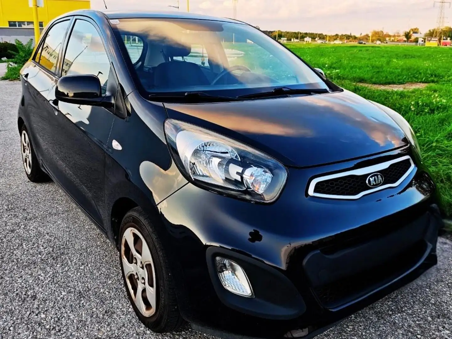Kia Picanto Picanto 1,0 MPI Active Blockbuster Act Blockbuster Schwarz - 1