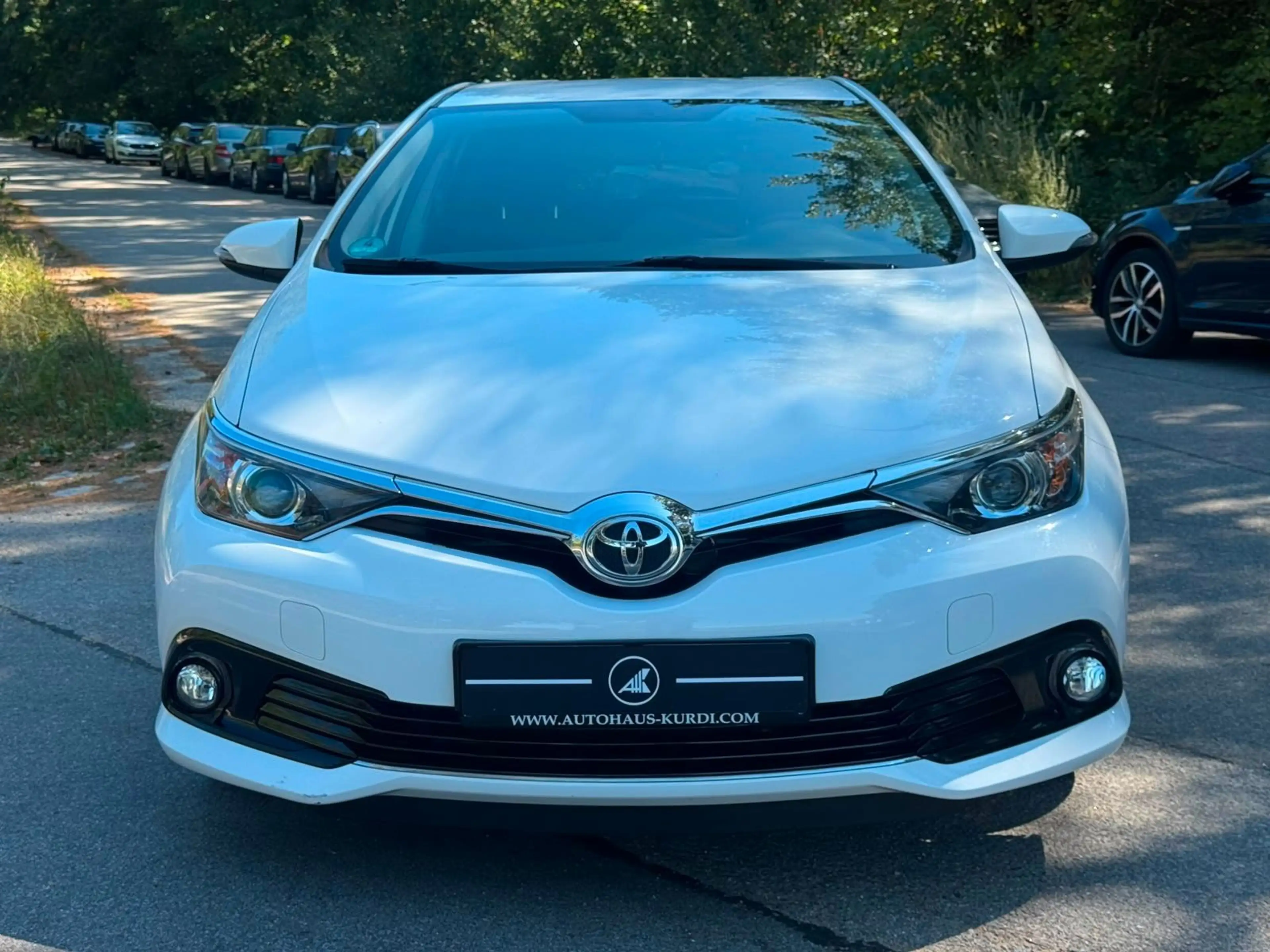 Toyota Auris 1.2T Design Edition 8FACH R-KAM 17" LM SHZ — photo 3