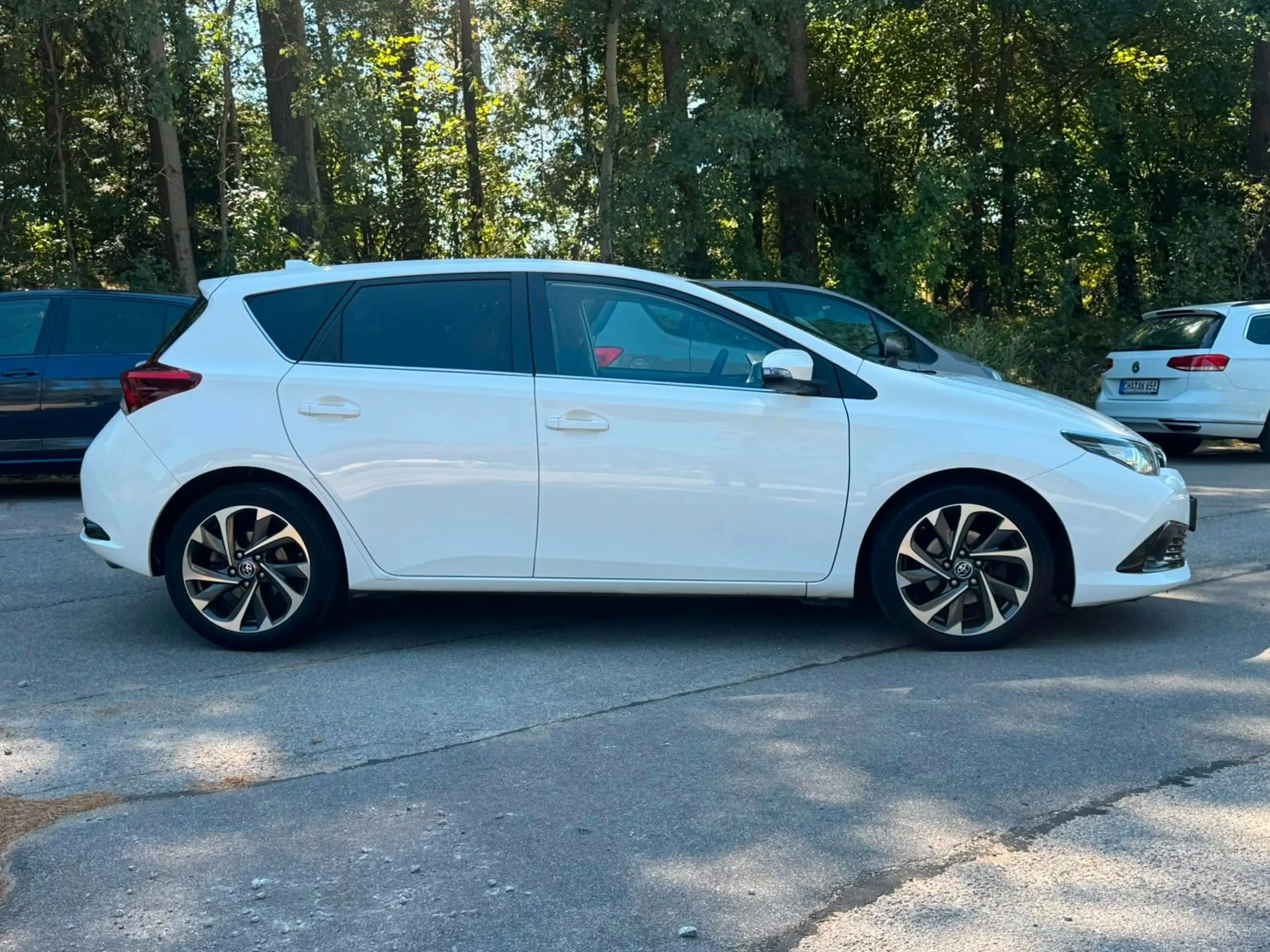 Toyota Auris 1.2T Design Edition 8FACH R-KAM 17" LM SHZ — photo 5