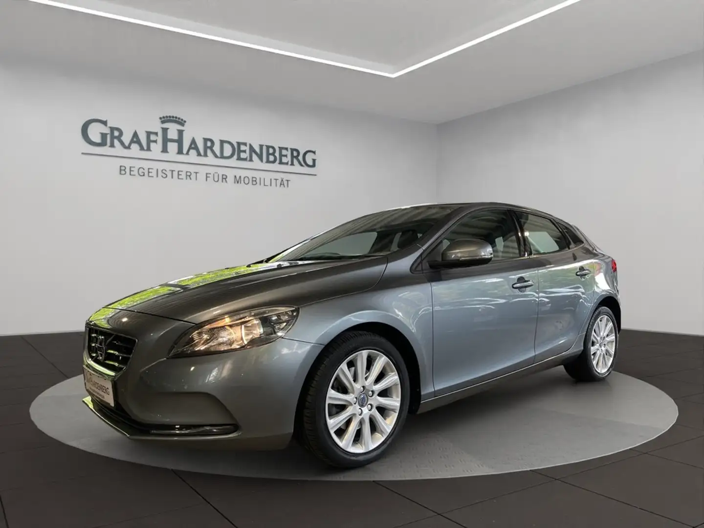 Volvo V40 2.0 6G SG You! Grau - 1
