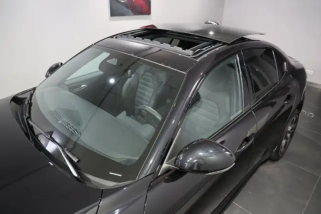 Alfa Romeo Giulia 2.0 16V 280 AT8 Q4 Veloce W-EDIZIONE Ansicht 27