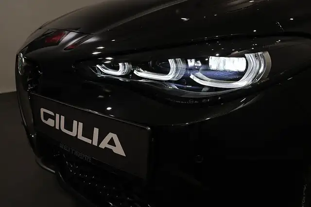 Alfa Romeo Giulia 2.0 16V 280 AT8 Q4 Veloce W-EDIZIONE Ansicht 29