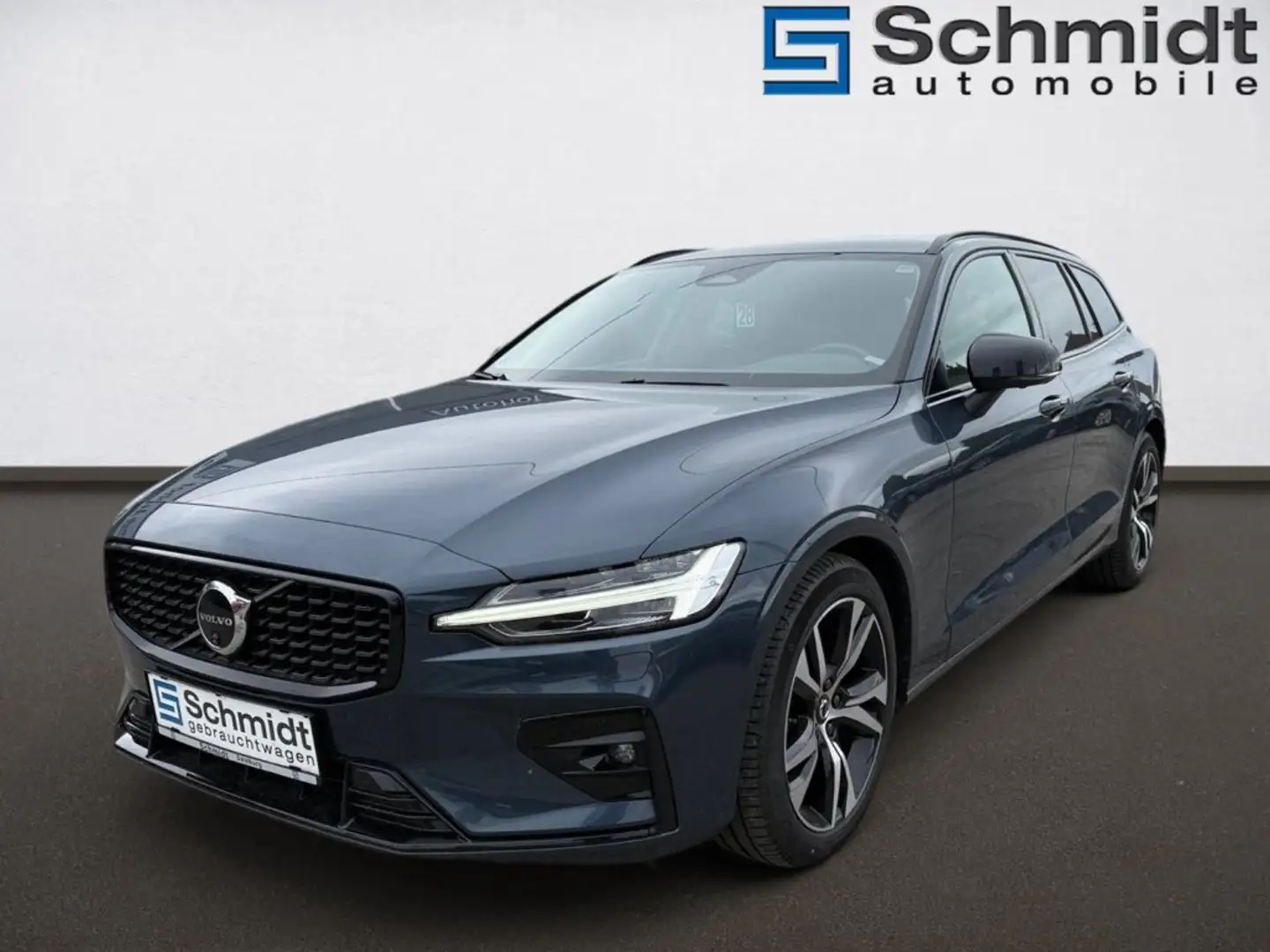 Volvo V60 Plus, B4 Mild Hybrid, Benzin, Dark Bleu - 1