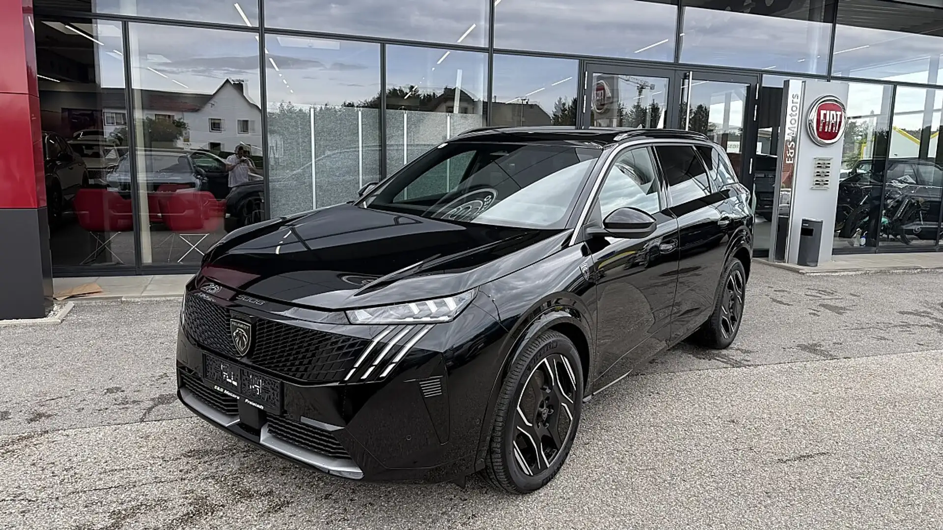 Peugeot 5008 Elektro 325 73kWh AWD Schwarz - 1
