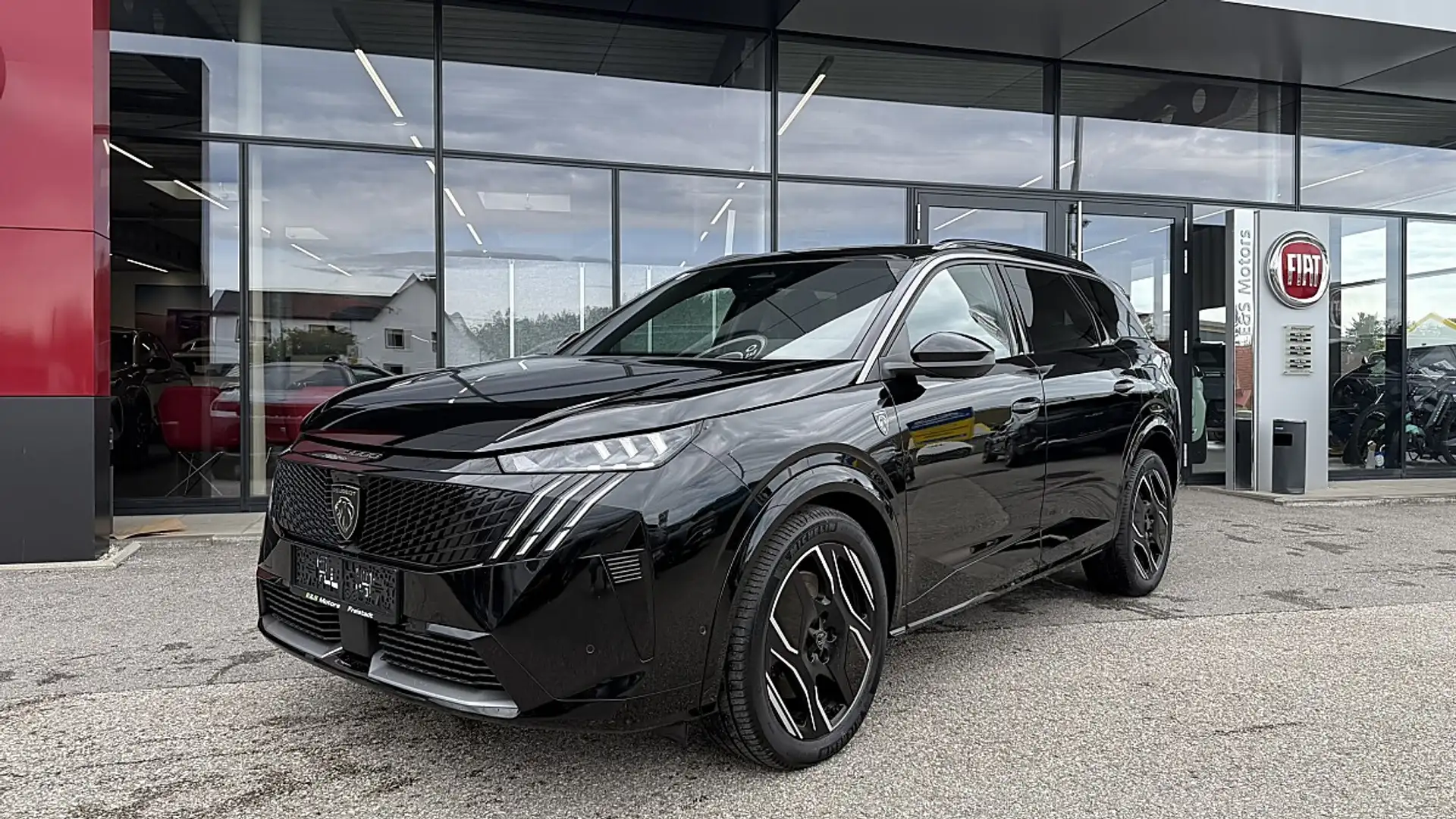 Peugeot 5008 Elektro 325 73kWh AWD Schwarz - 2