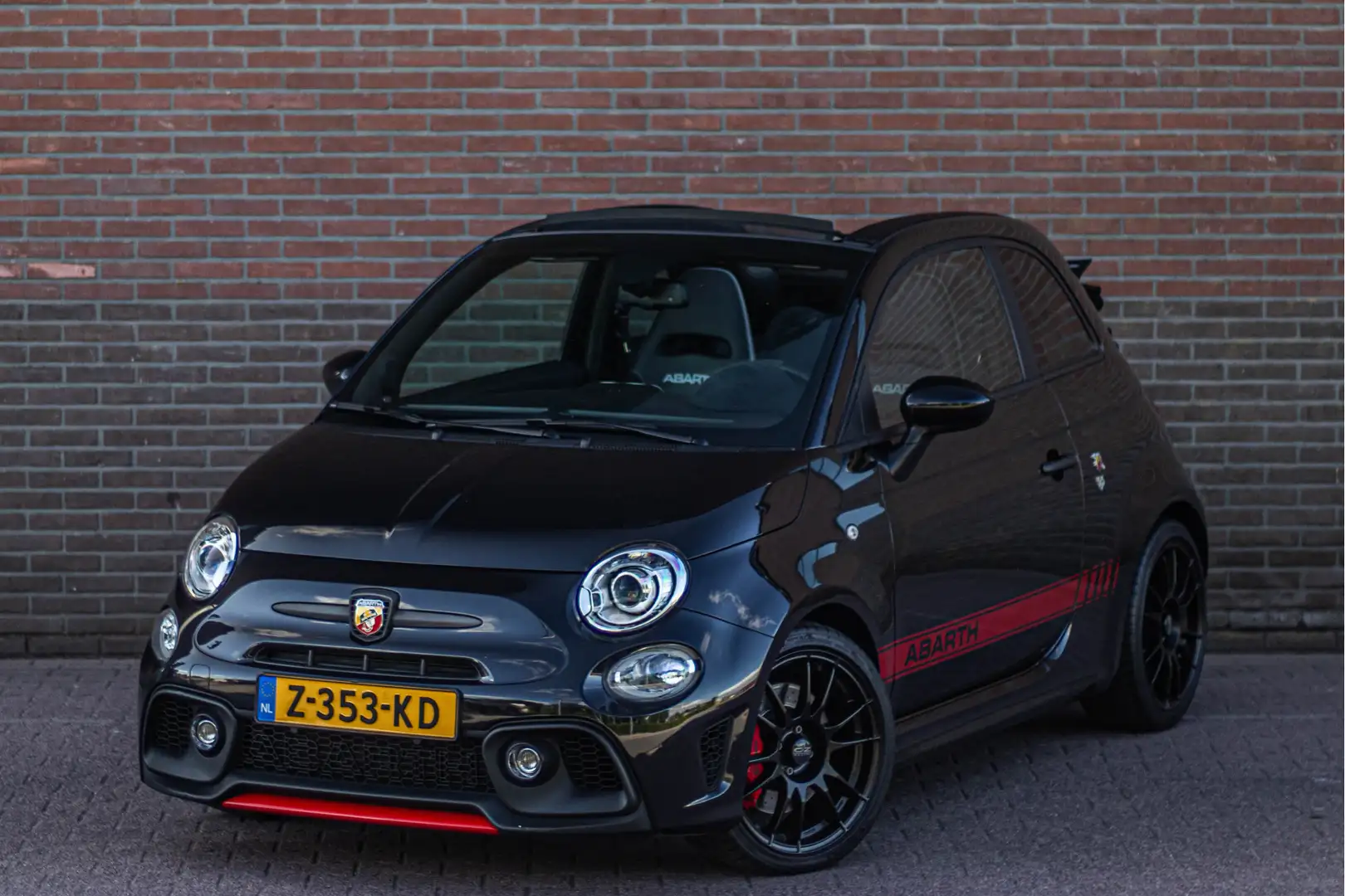 Abarth 595 Competizione 500C 1.4 T-Jet 180pk Sabelt, Carbon, Beats, Carpla Negru - 2