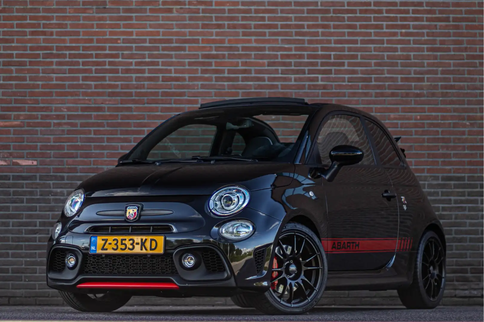 Abarth 595 Competizione 500C 1.4 T-Jet 180pk Sabelt, Carbon, Beats, Carpla Negru - 1