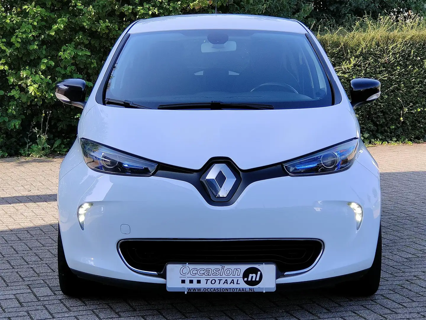 Renault ZOE R110 Limited| 240km Range 41 kWh | Keyless | Camer Wit - 2
