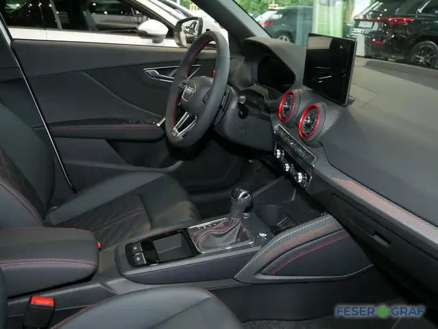 Audi Q2 view 5