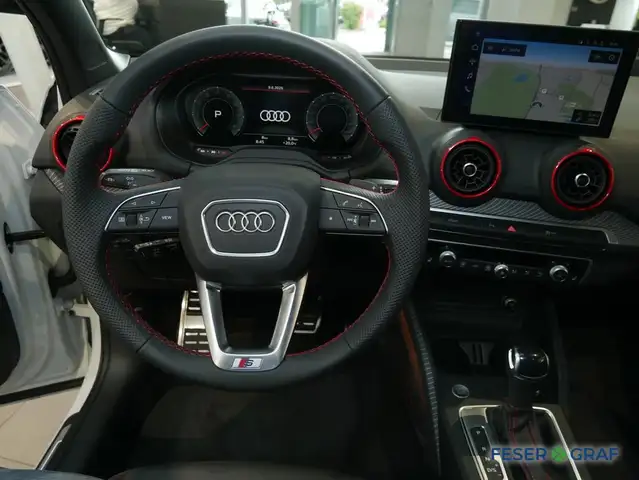 Audi Q2 view 10