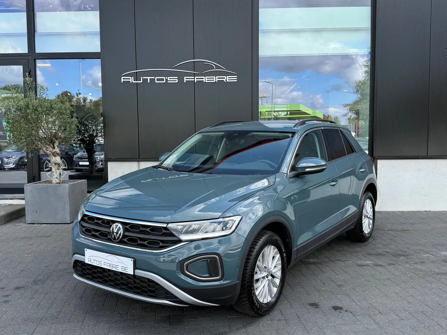 Volkswagen T-Roc 1.0 TSI 116 pk Gps verw zetels 26000 km Blauw - 1
